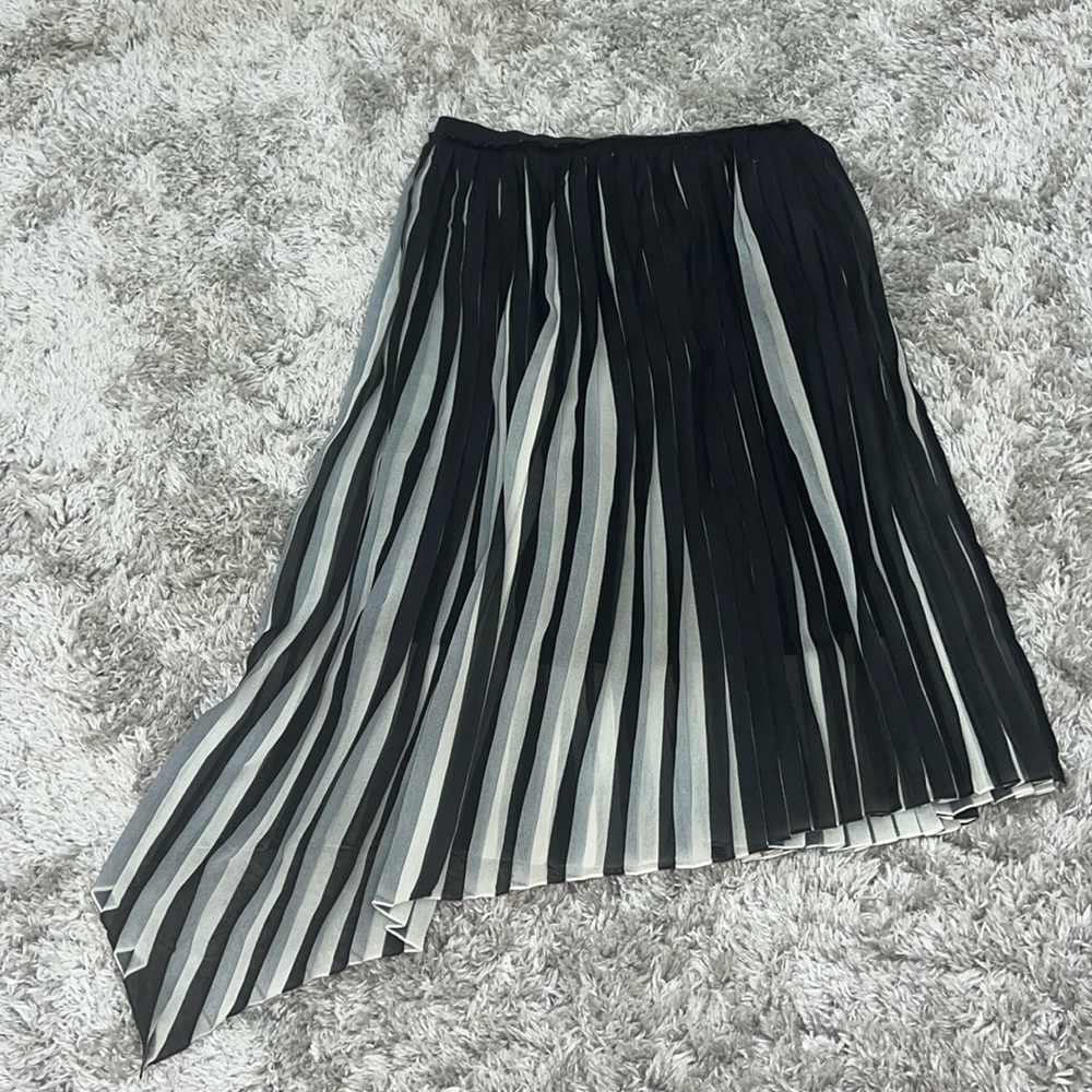 DKNY pleeded skirt